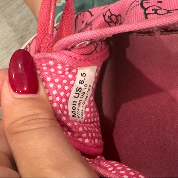 VANS Old Skool Hello Kitty Women's Low Top Sneakers, Size 10, Pink And Black - Picture 7 of 7